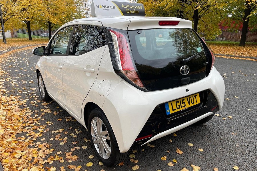 2015 Toyota AYGO photo 5