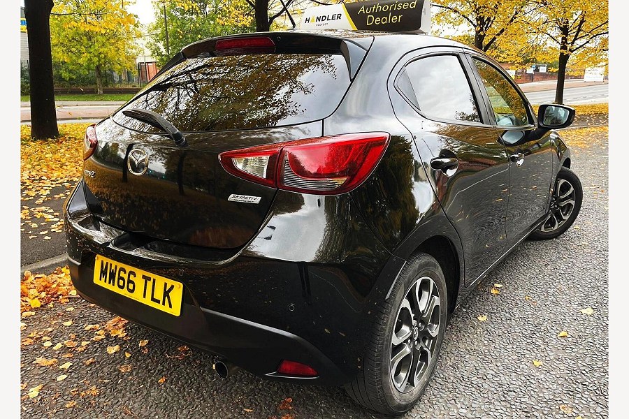 2016 Mazda Mazda2 photo 12