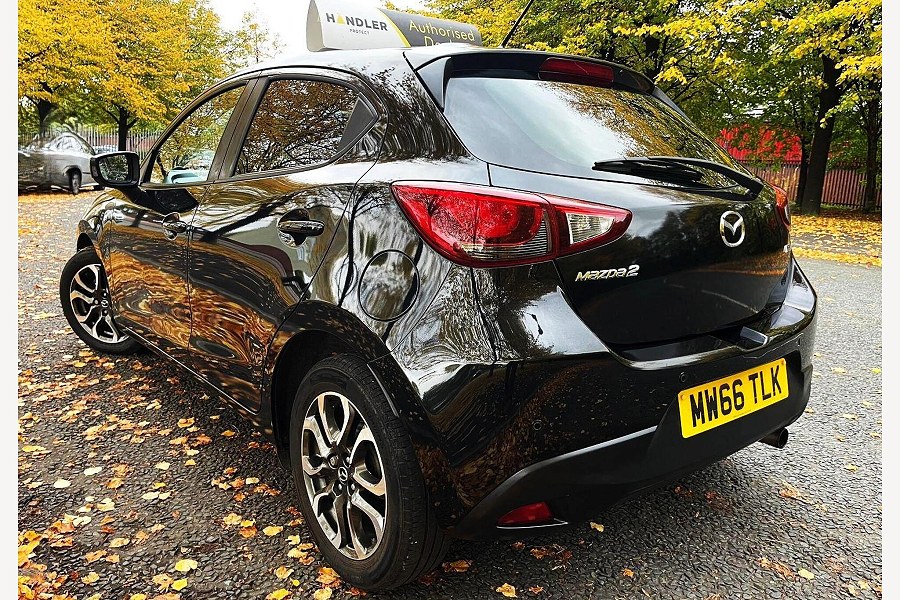 2016 Mazda Mazda2 photo 10