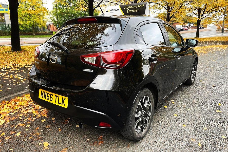 2016 Mazda Mazda2 photo 7