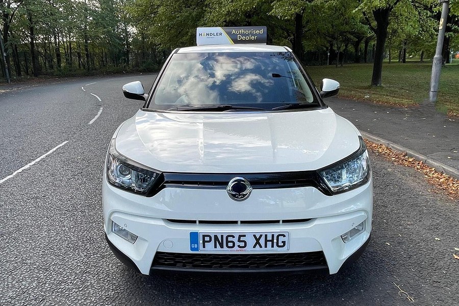 SsangYong Tivoli photo 2