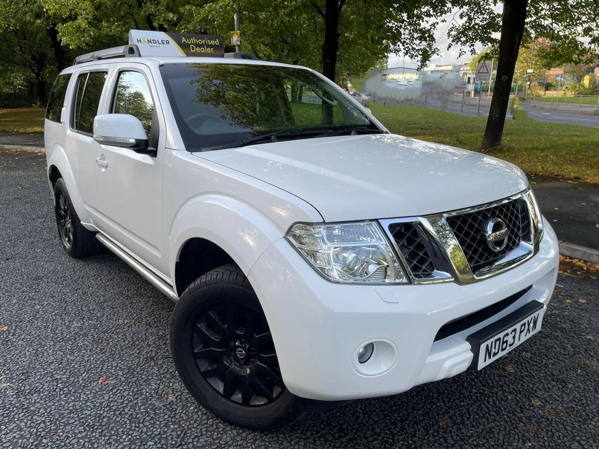 2013 Nissan Pathfinder 2.5 dCi Tekna Auto 4WD Euro 5 5dr for sale at Bros Motors