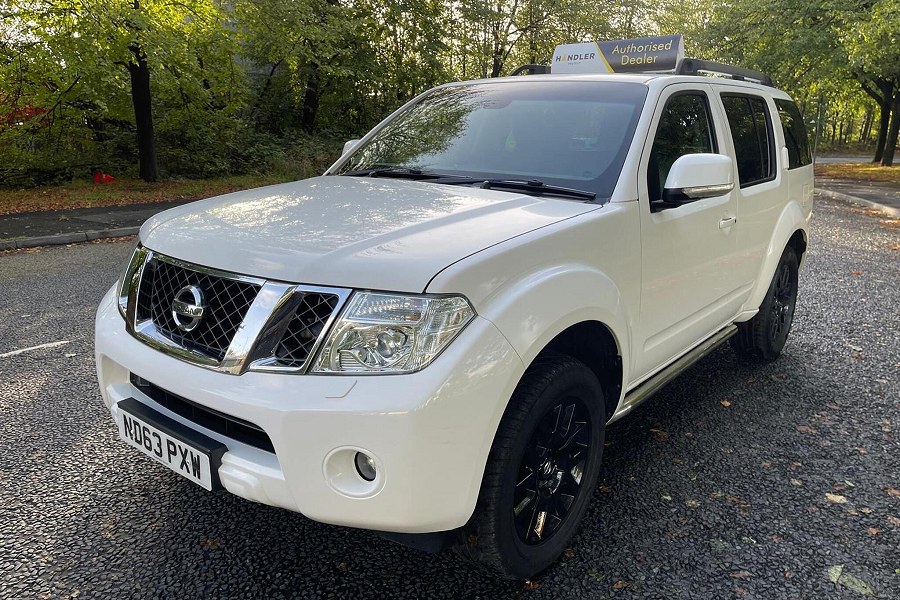 2013 Nissan Pathfinder photo 3