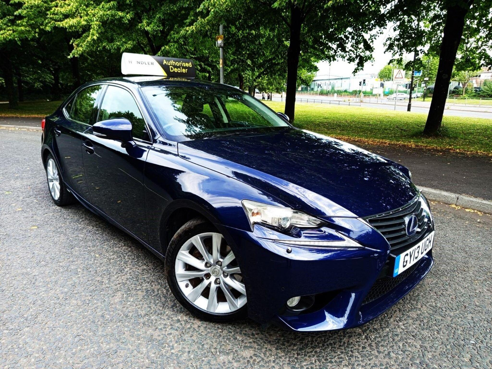 2013 Lexus IS 2.5 300h Luxury E-CVT Euro 5 (s/s) 4dr for sale at Bros Motors