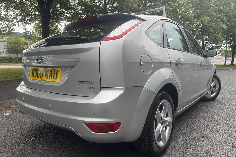 2010 Ford Focus photo 11
