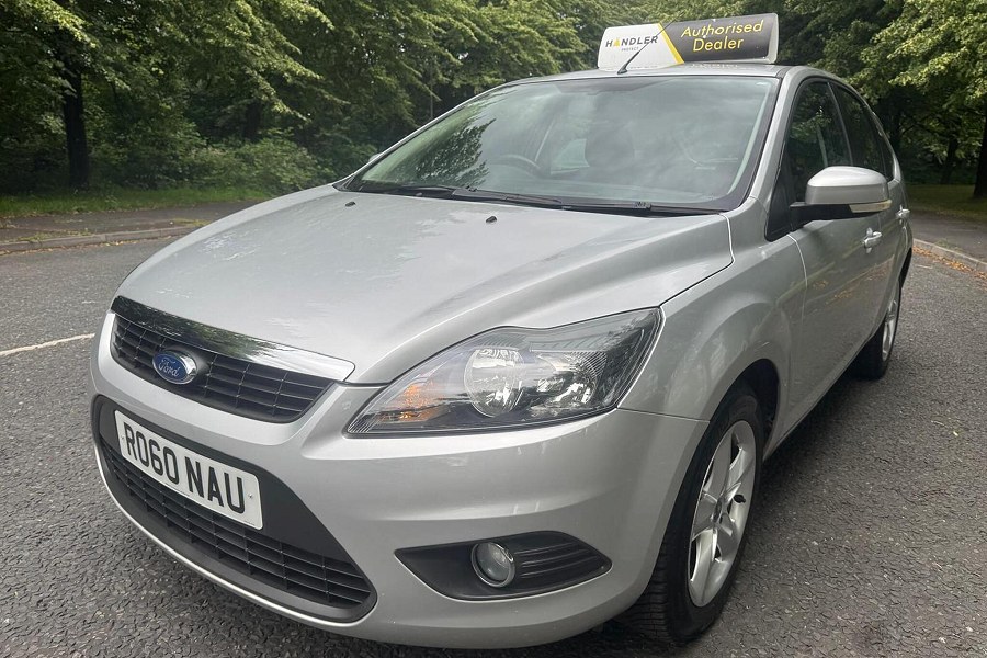 2010 Ford Focus photo 3