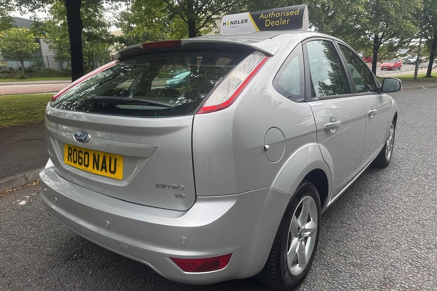 2010 Ford Focus photo 12