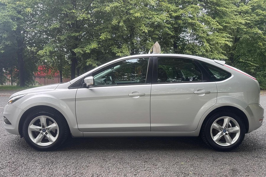 2010 Ford Focus photo 8