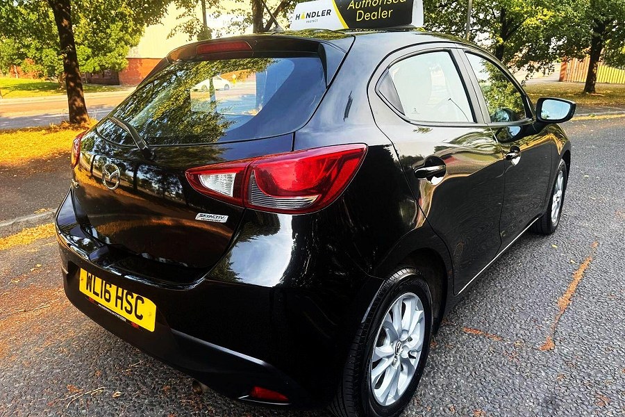 2016 Mazda Mazda2 photo 7