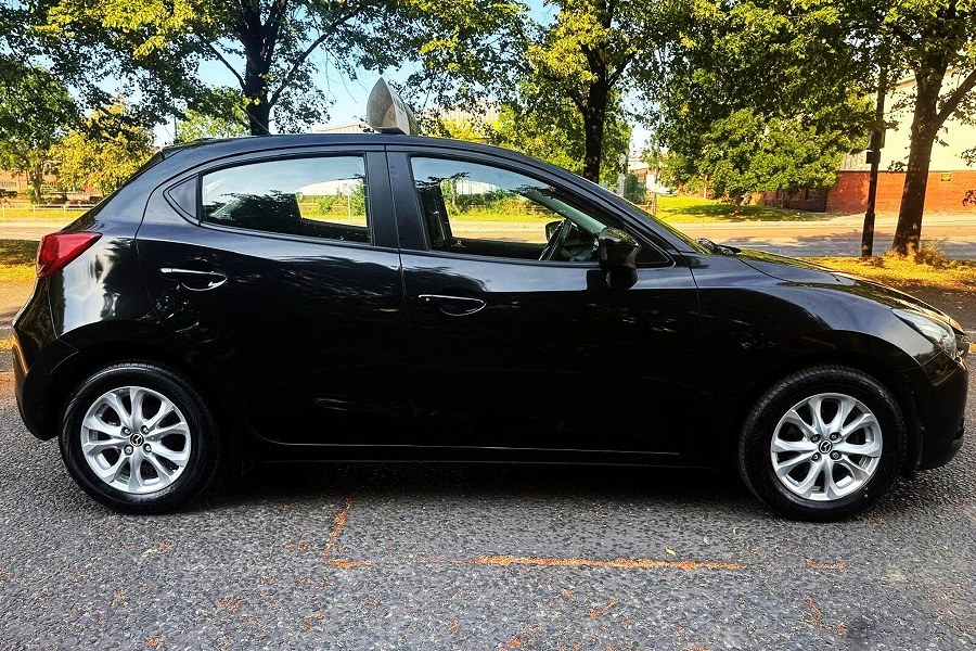 2016 Mazda Mazda2 photo 8