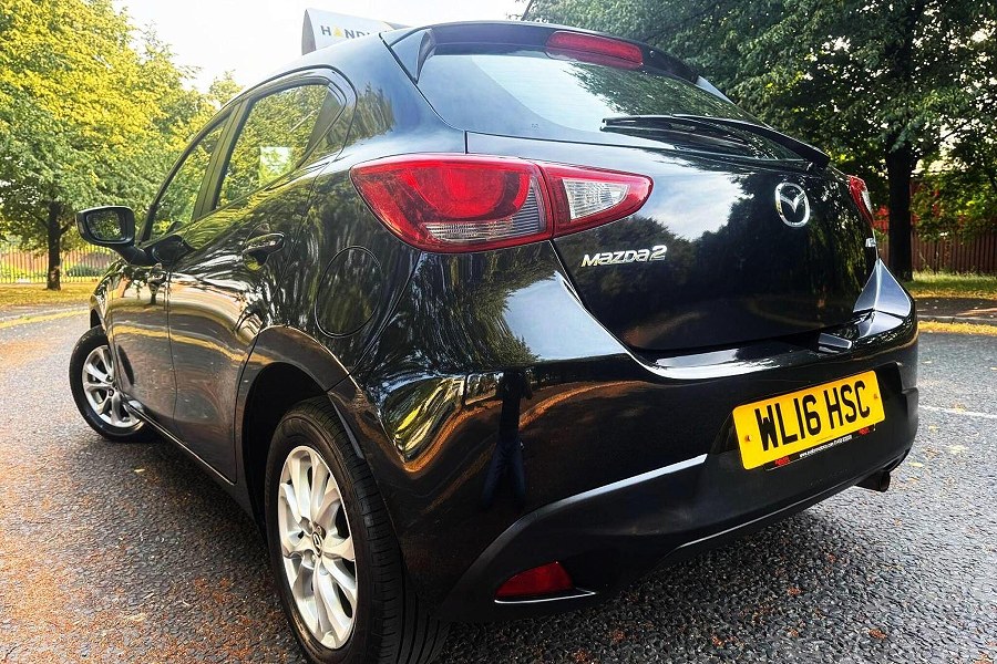 2016 Mazda Mazda2 photo 10