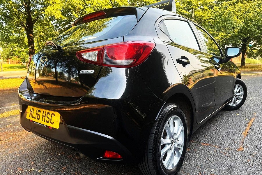 2016 Mazda Mazda2 photo 12