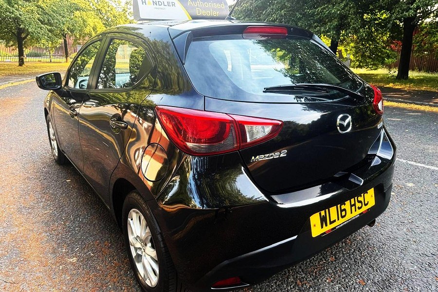 2016 Mazda Mazda2 photo 5