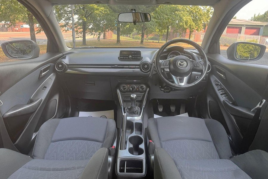 2016 Mazda Mazda2 photo 14