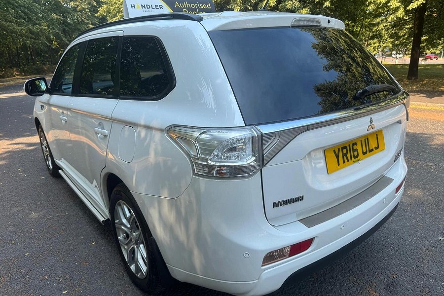 2016 Mitsubishi Outlander photo 4