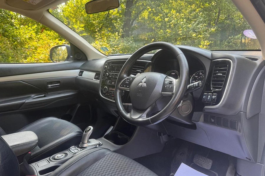2016 Mitsubishi Outlander photo 14