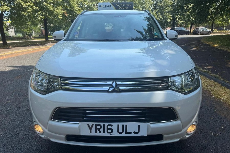 Mitsubishi Outlander photo 2