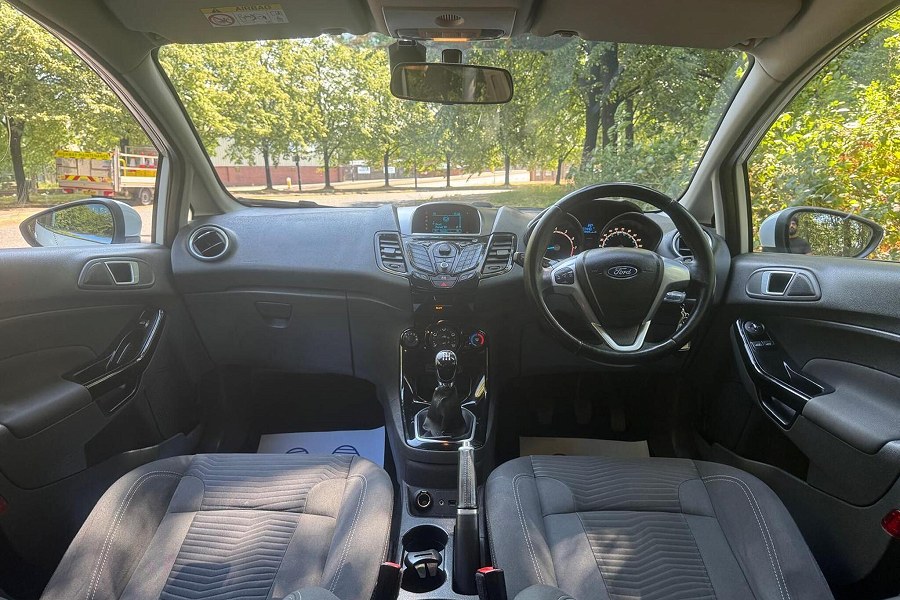 2014 Ford Fiesta photo 14