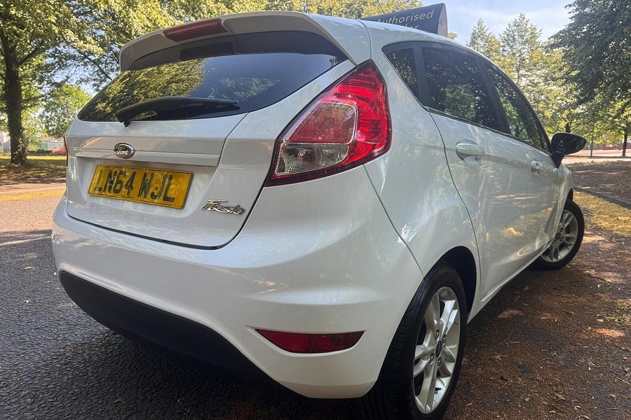 2014 Ford Fiesta photo 12