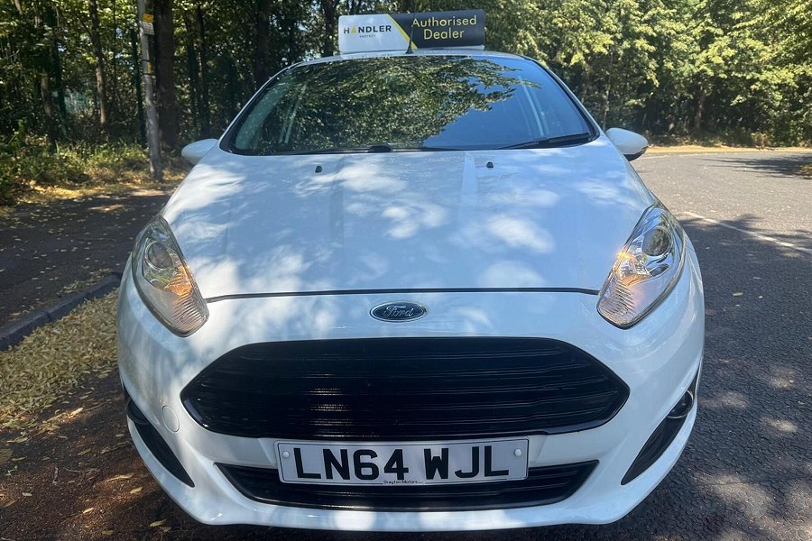 Ford Fiesta photo 2