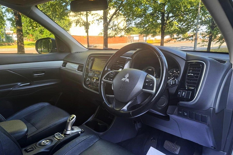 2015 Mitsubishi Outlander photo 14