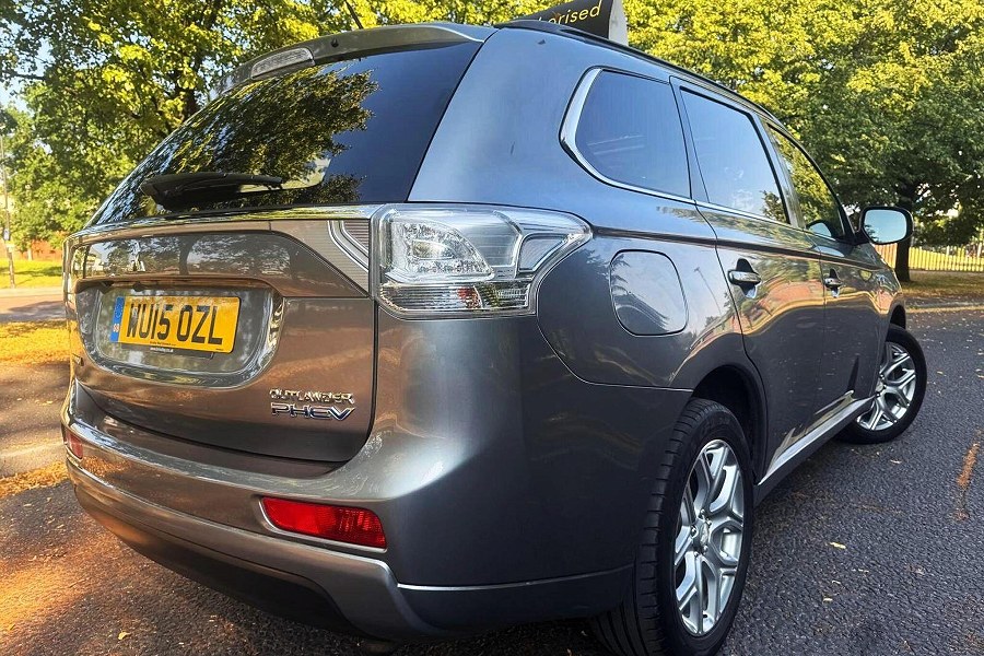 2015 Mitsubishi Outlander photo 12