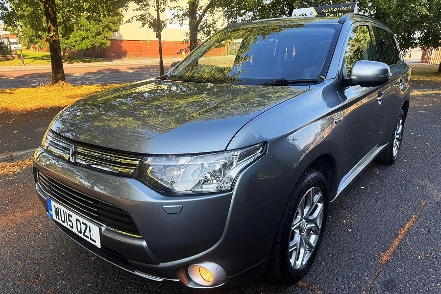 2015 Mitsubishi Outlander photo 3
