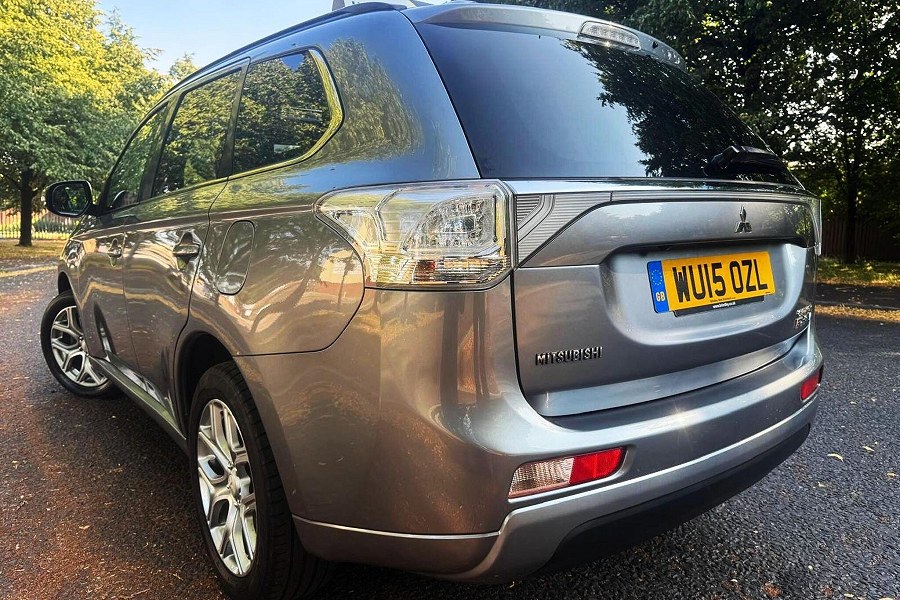 2015 Mitsubishi Outlander photo 10