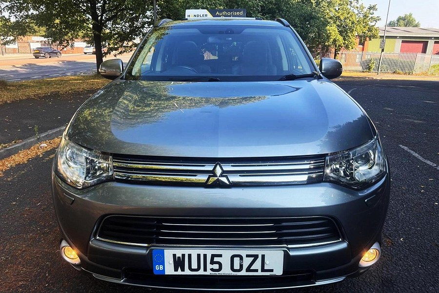 Mitsubishi Outlander photo 2