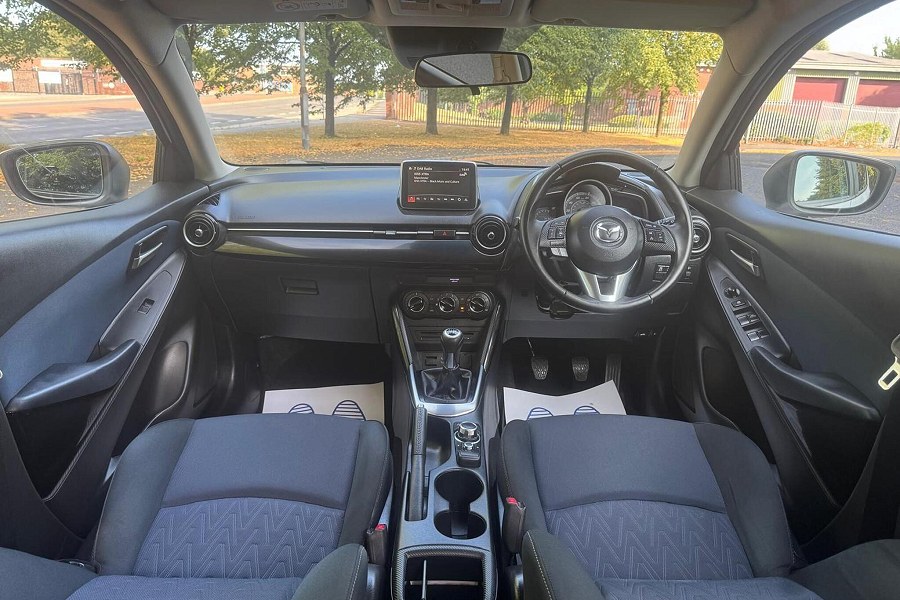 2017 Mazda Mazda2 photo 13