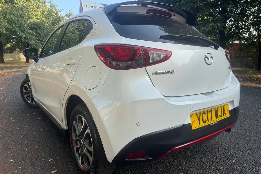 2017 Mazda Mazda2 photo 9