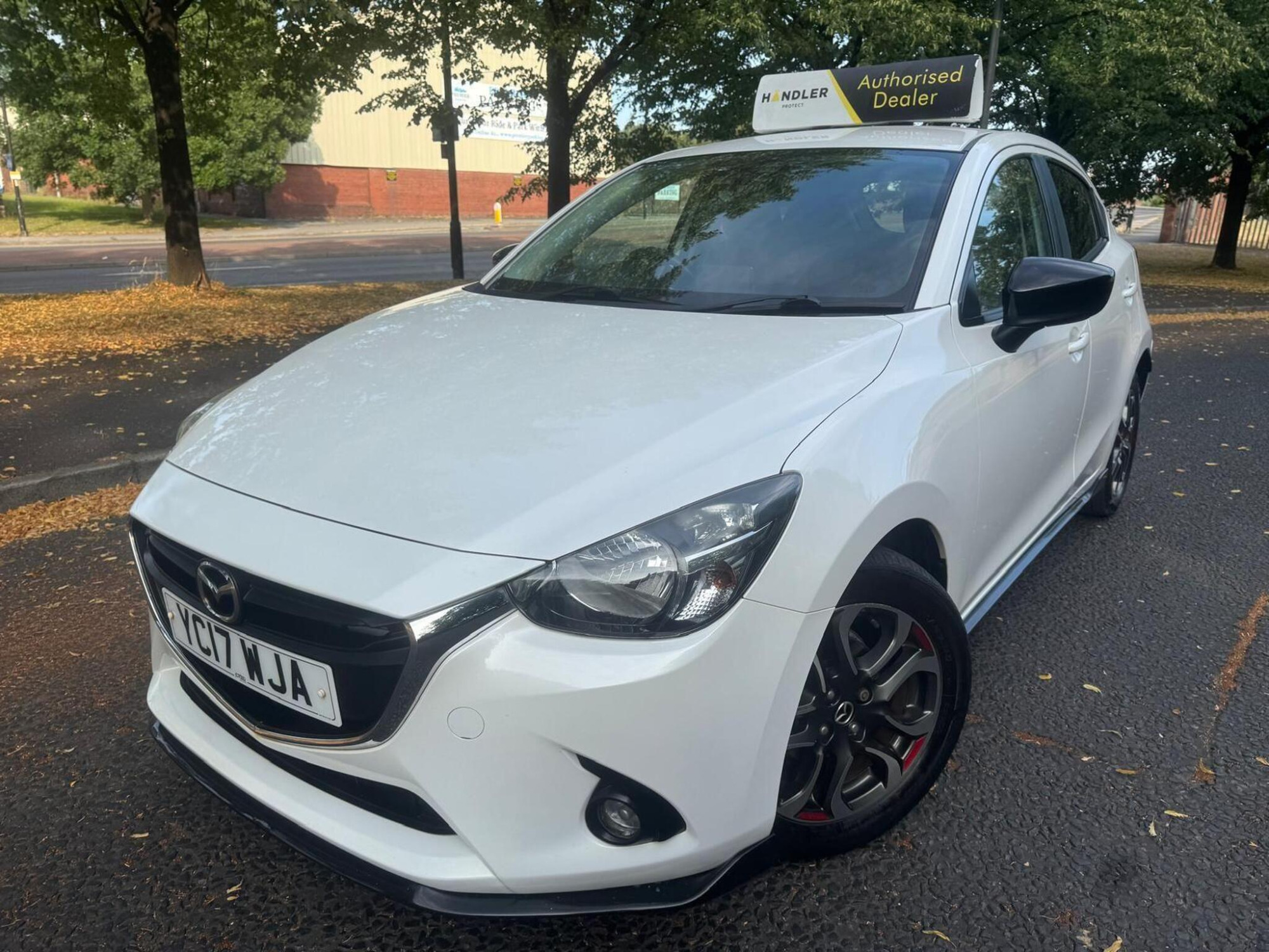 Mazda Mazda2 photo 2