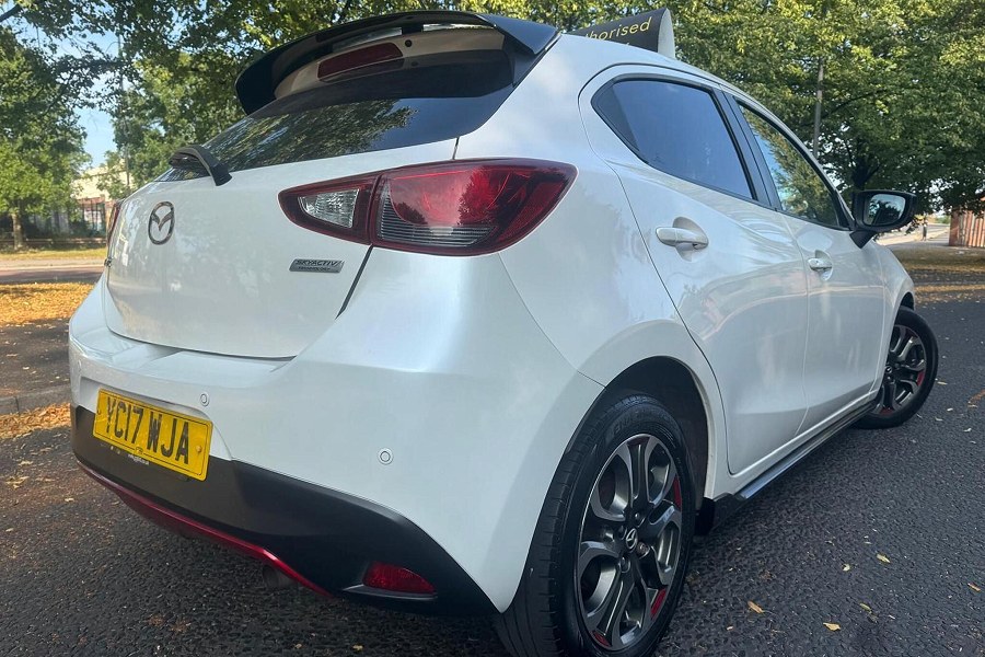 2017 Mazda Mazda2 photo 11