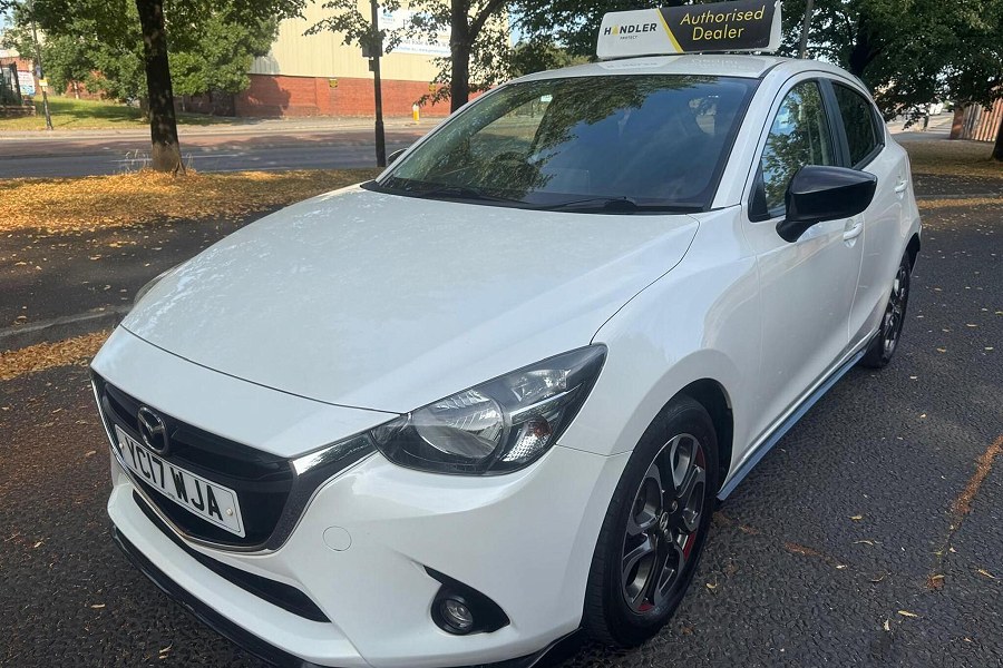 Mazda Mazda2 photo 2