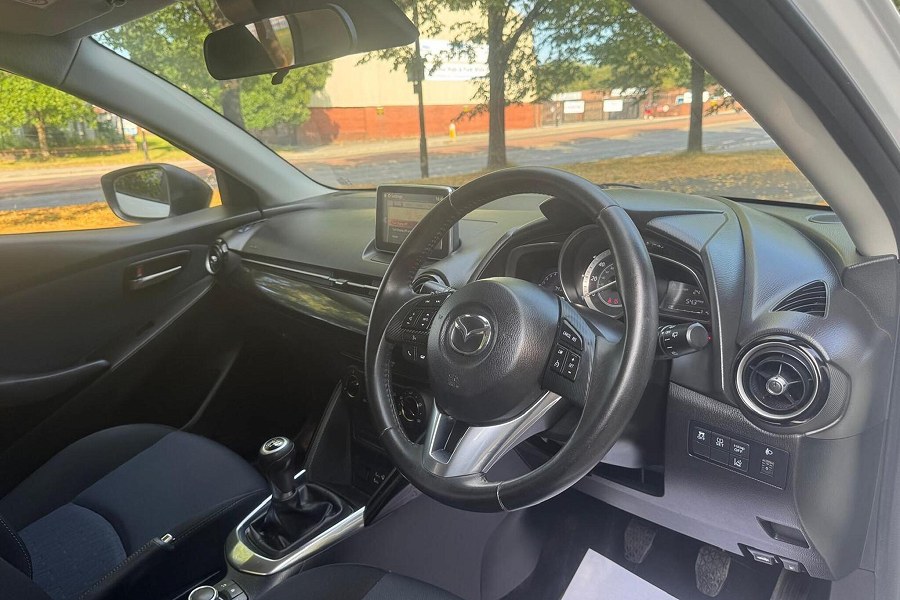 2017 Mazda Mazda2 photo 13