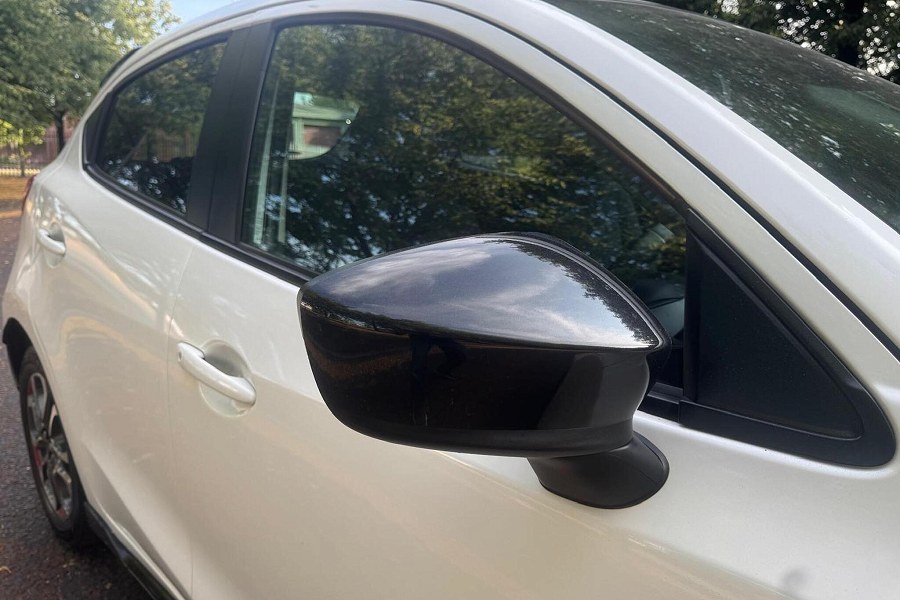 2017 Mazda Mazda2 photo 12