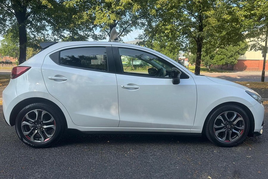 2017 Mazda Mazda2 photo 7