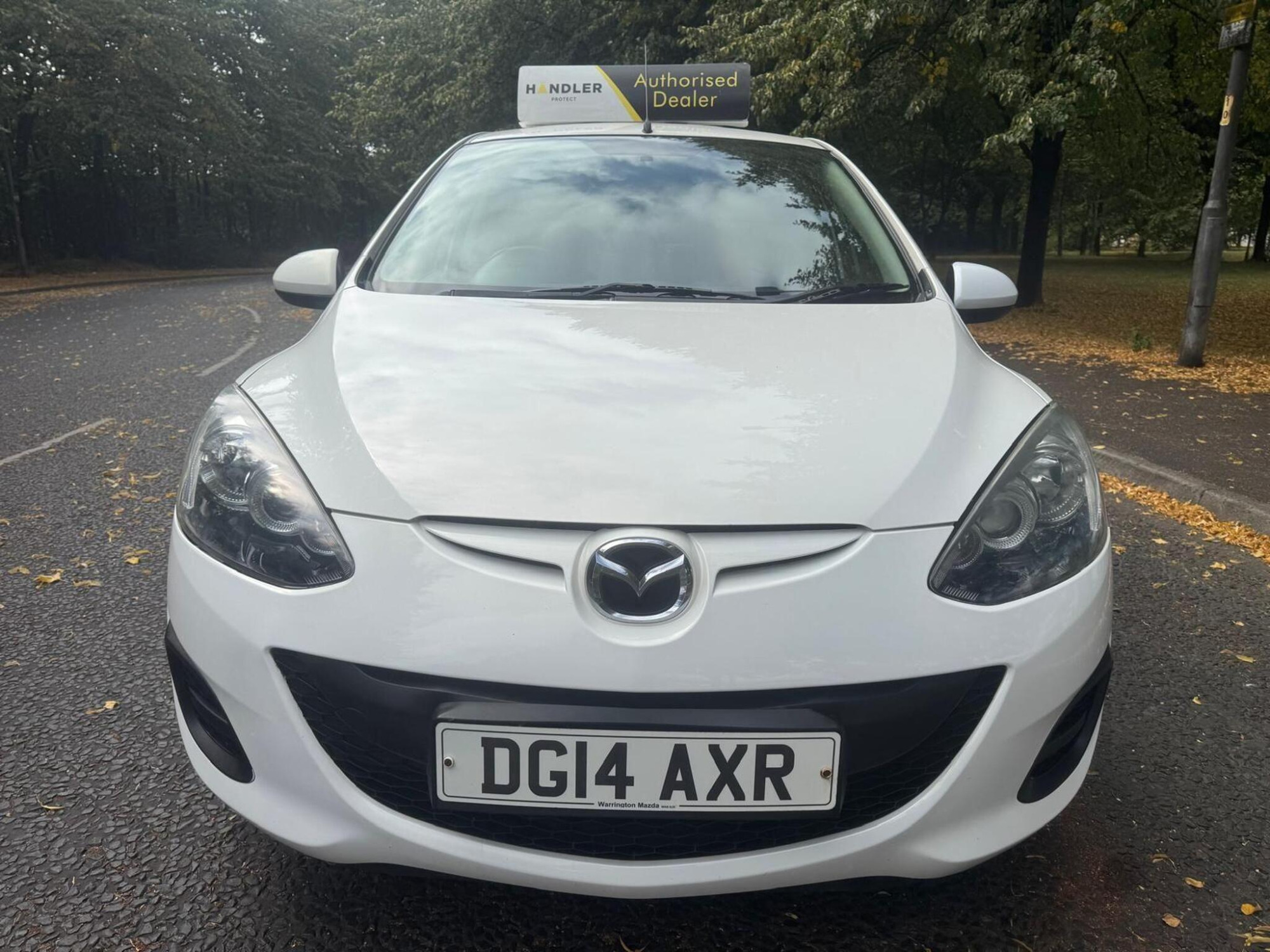 Mazda Mazda2 photo 2