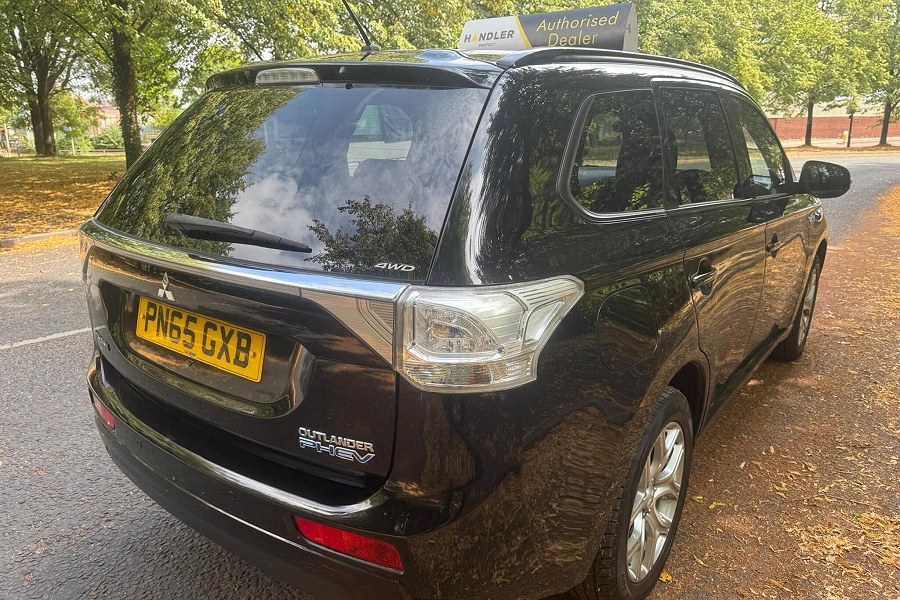 2015 Mitsubishi Outlander photo 13