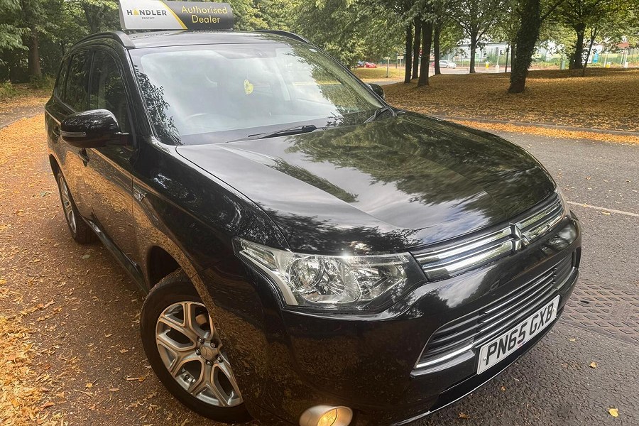 2015 Mitsubishi Outlander photo 1
