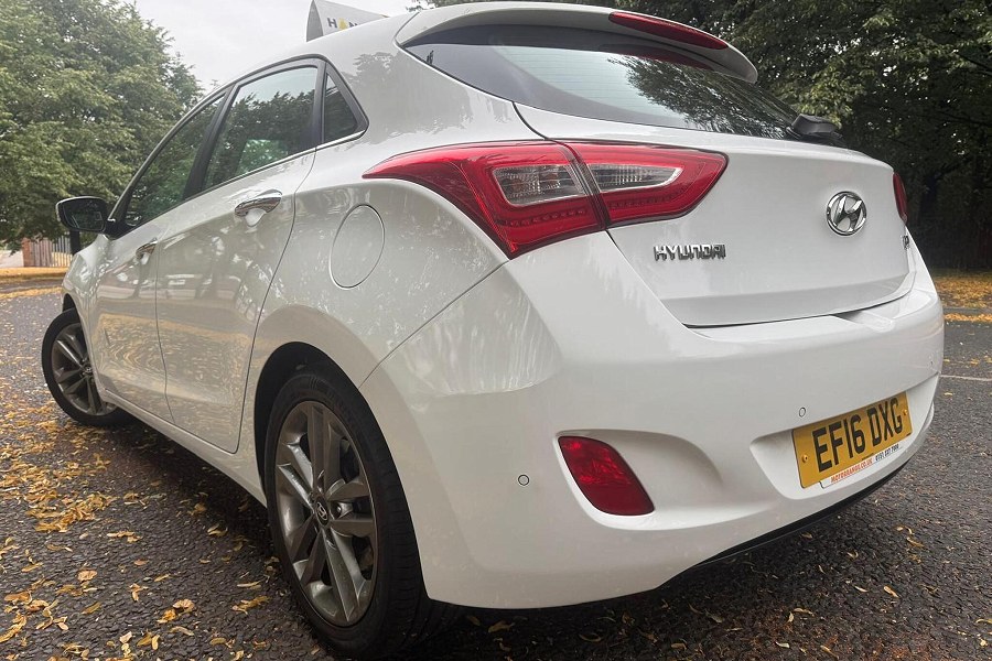 2016 Hyundai i30 photo 12