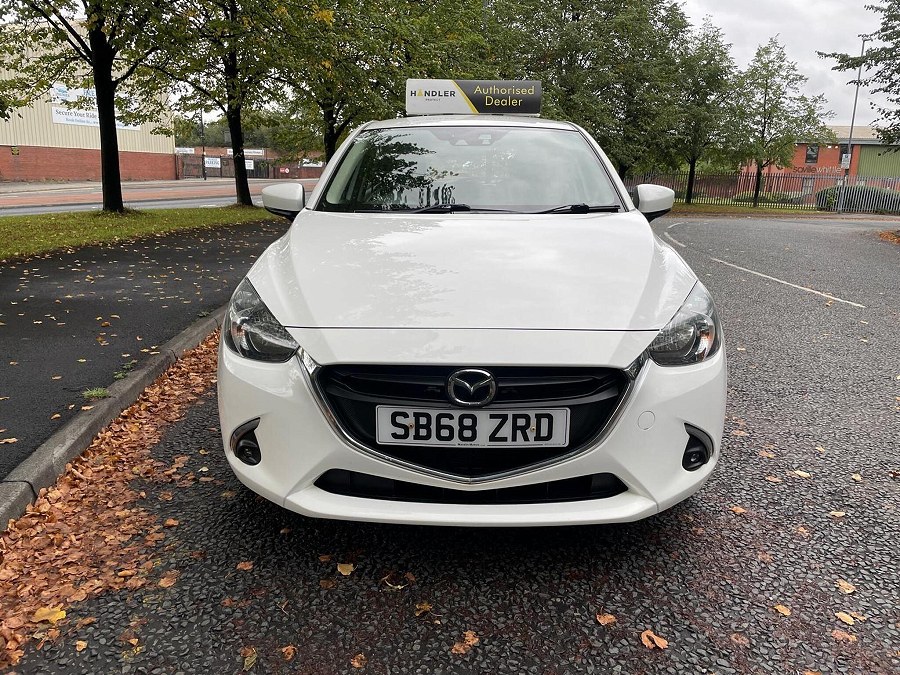 Mazda Mazda2 photo 2