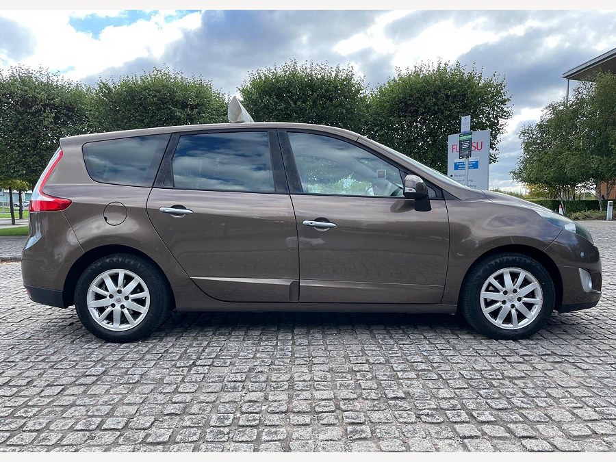 2010 Renault Grand Scenic photo 8