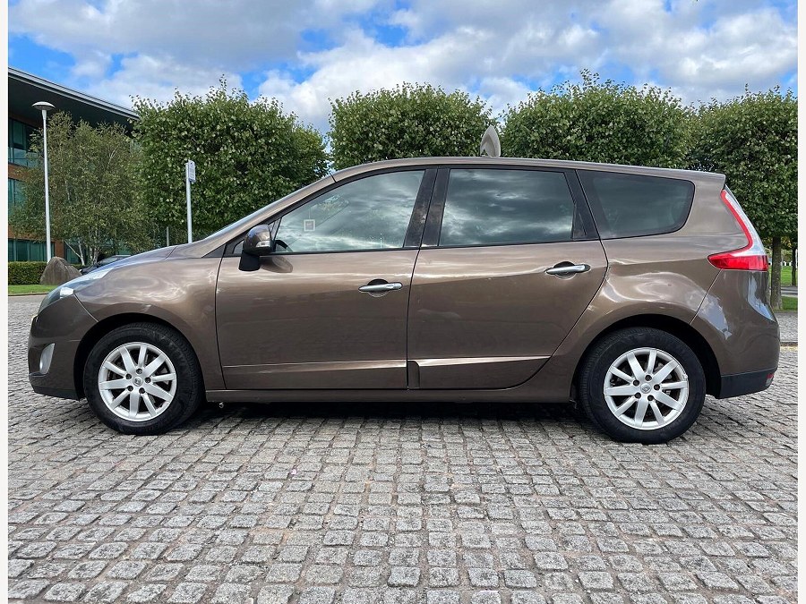 2010 Renault Grand Scenic photo 4