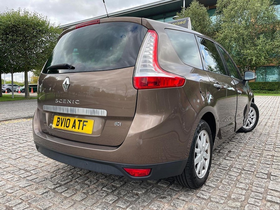 2010 Renault Grand Scenic photo 12