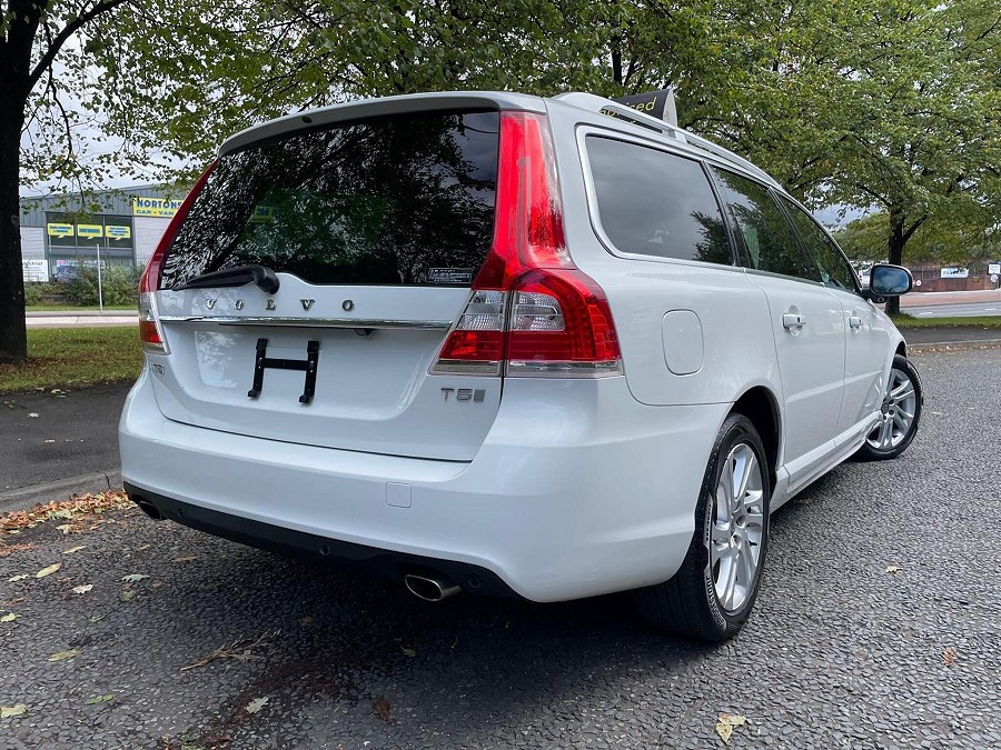 2015 Volvo V70 photo 12