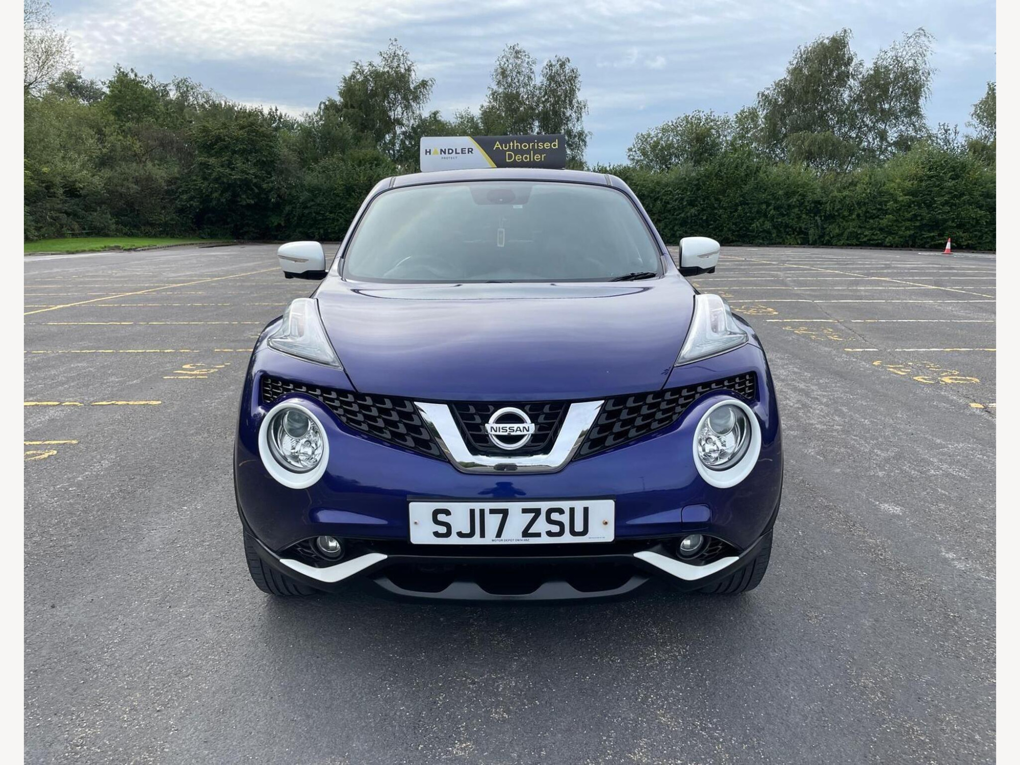 Nissan Juke photo 2