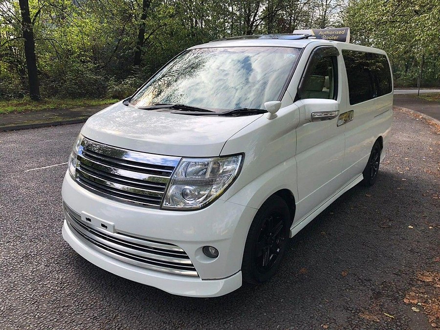 2009 Nissan Elgrand photo 3