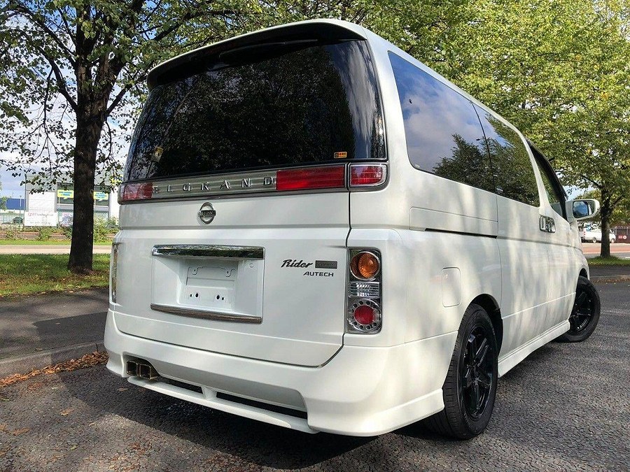 2009 Nissan Elgrand photo 12