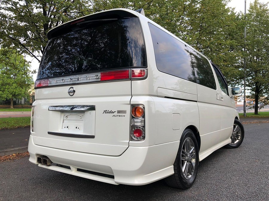 2010 Nissan Elgrand photo 12